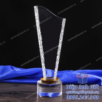cúp pha lê