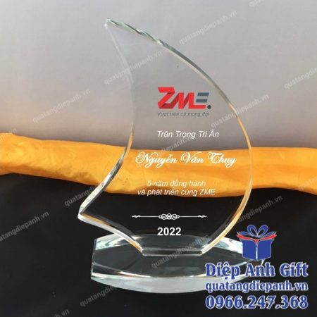 kỷ niệm chương pha lê