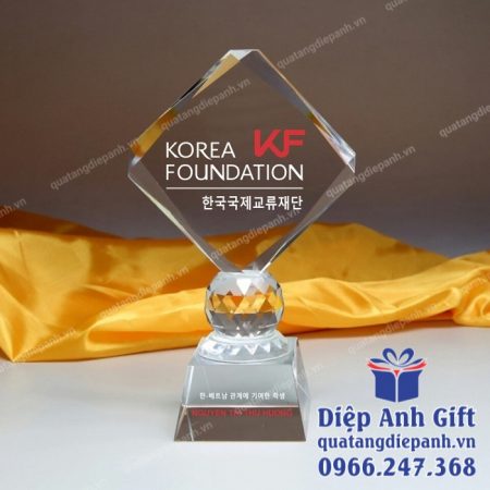 kỷ niệm chương pha lê