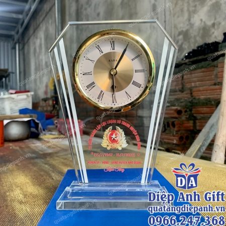 đồng hồ pha lê