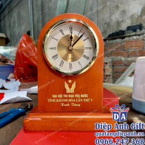 đồng hồ pha lê