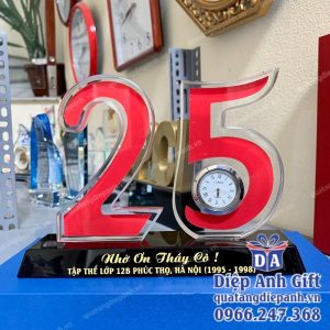 quà họp lớp kỷ niệm chương