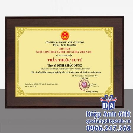 Bằng khen vinh danh gỗ