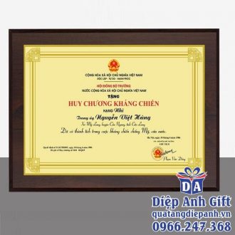 Bằng khen vinh danh gỗ