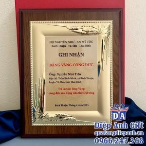 Bằng khen vinh danh gỗ