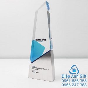 kỷ niệm chương cúp pha lê đặc biệt