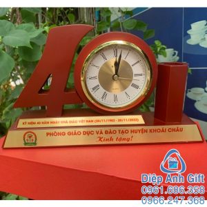 đồng hồ để bàn